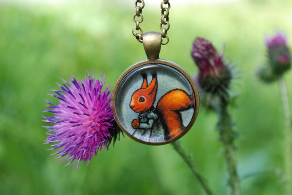 Pendant "The apple never falls far from the tree" (Squirrel)