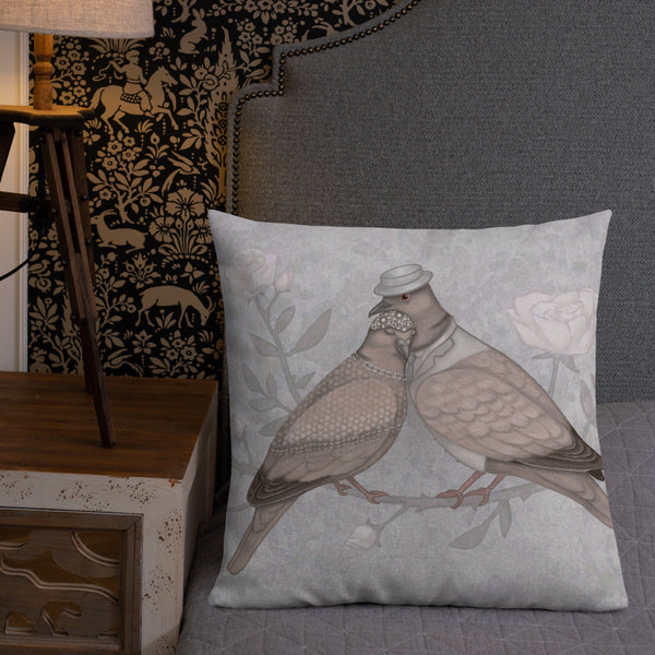 Premium pillow "Love sees roses without thorns" (European turtle doves)