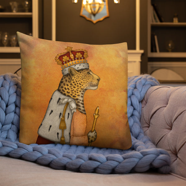 Premium pillow "In every woman there is a queen" (Leopard)