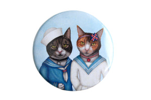 Badge "Brothers and sisters are as close as hands and feet" (Cats)